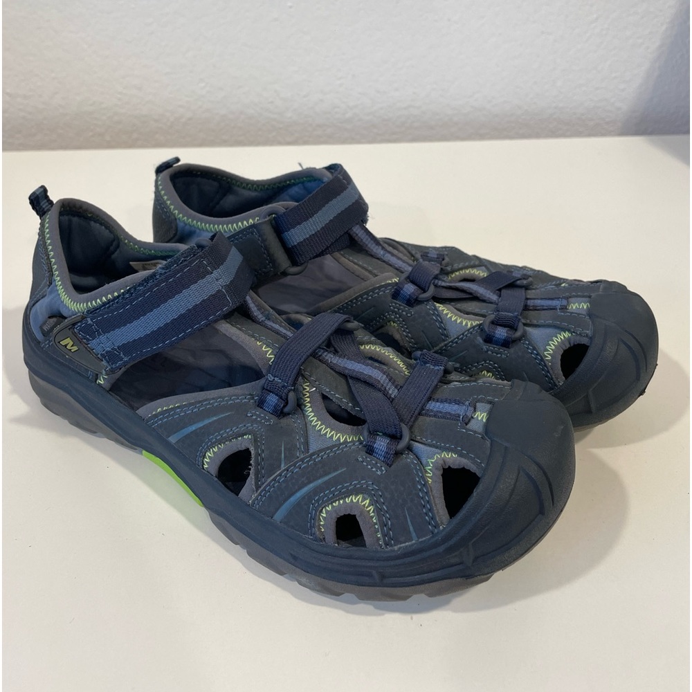 BRAND NEW MEREILL SHOES